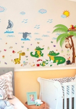 Decal Dán Tường động Vật Vui Đùa Trên Bãi Biển