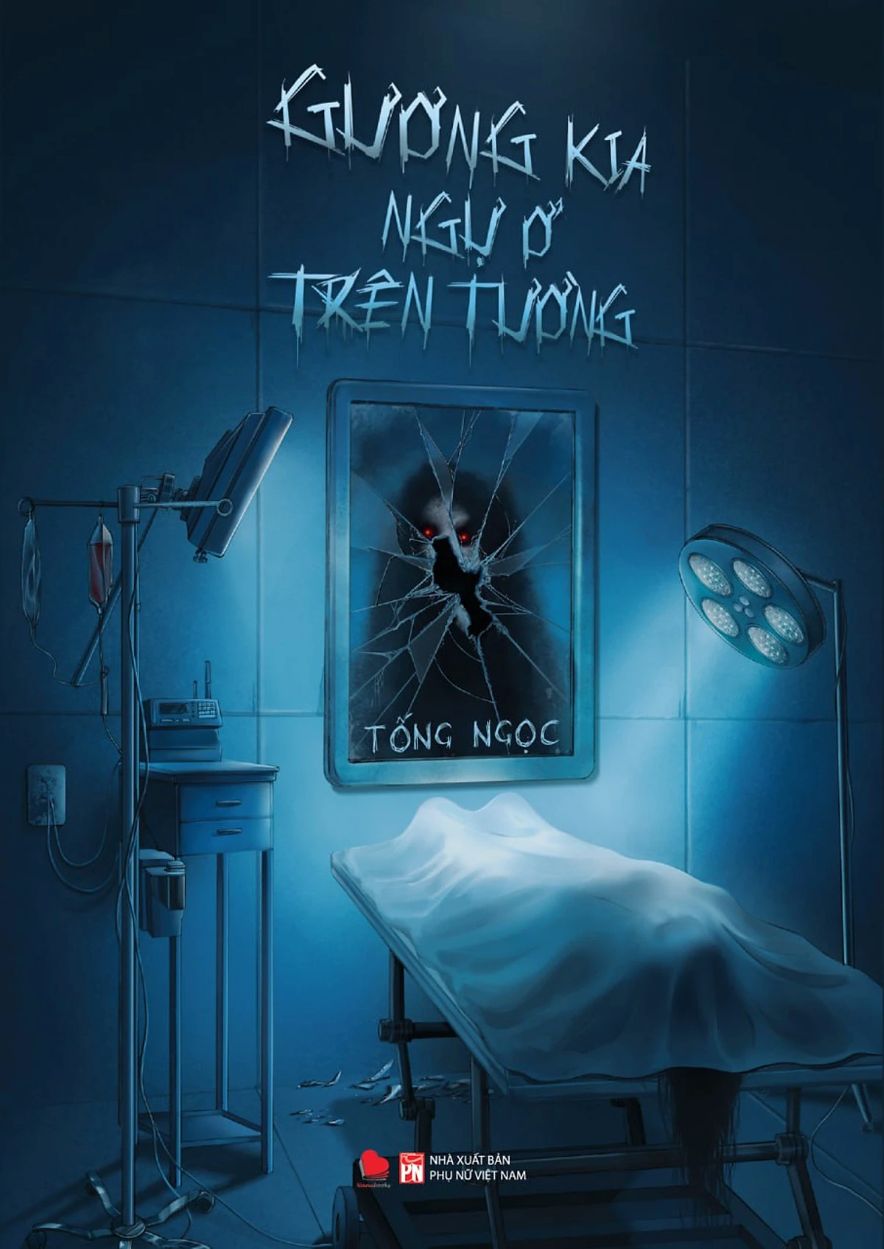Gương Kia Ngự Ở Trên Tường