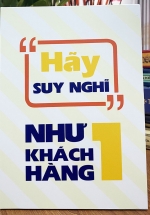 Tranh Để Bàn Hãy Suy Nghĩ Như Một Khách Hàng