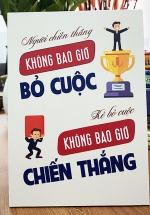 Tranh Để Bàn Người Chiến Thắng Không Bao Giờ Bỏ Cuộc Kẻ Bỏ Cuộc Không Bao Giờ Chiến Thắng